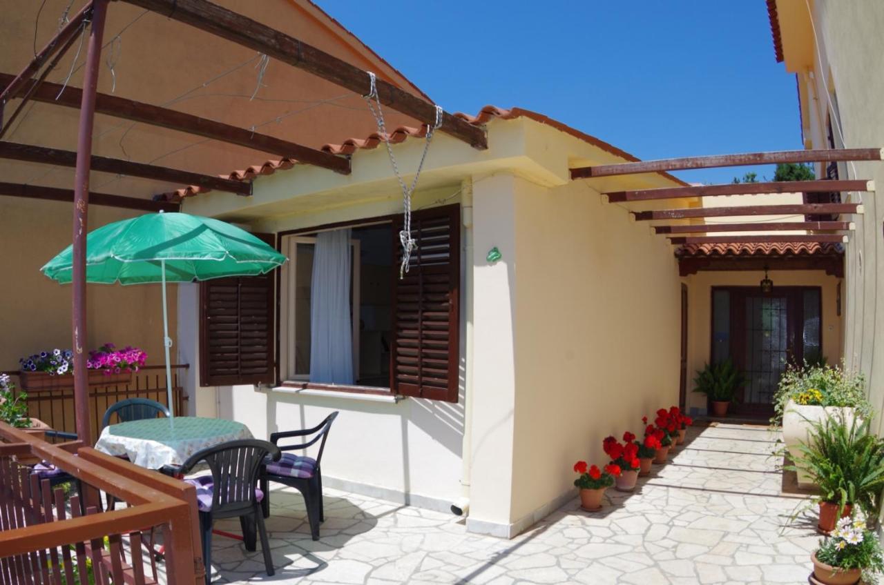 Holiday Apartments Ruzica, Pjescana Uvala Exterior foto